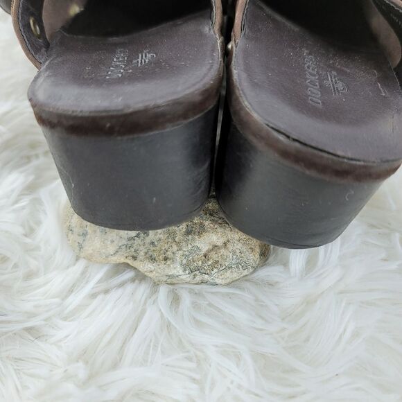 Dockers brown suede adjustable strap clogs - Picture 4 of 11